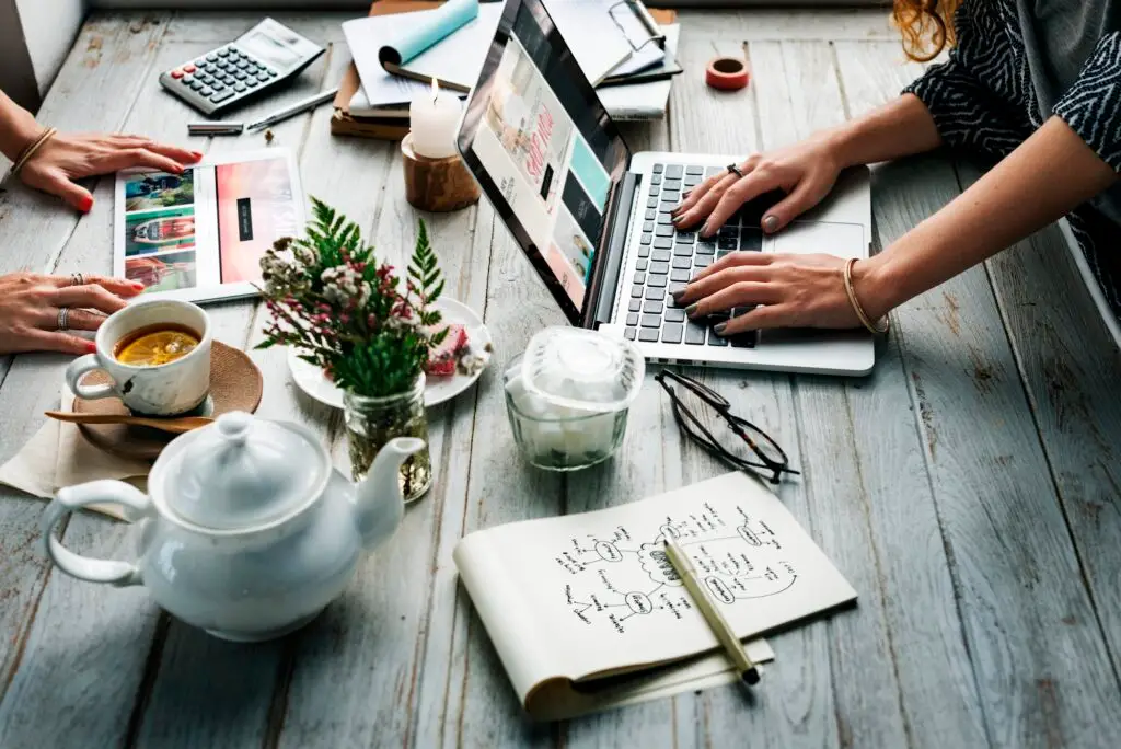 Diferencias entre un diseñador de rrss y un community manager​